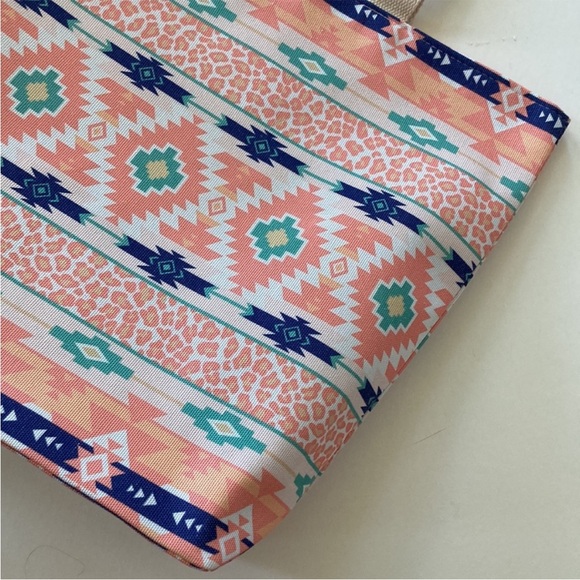 Jumbo Boho Aztec Print Beach Tote - Picture 2 of 11